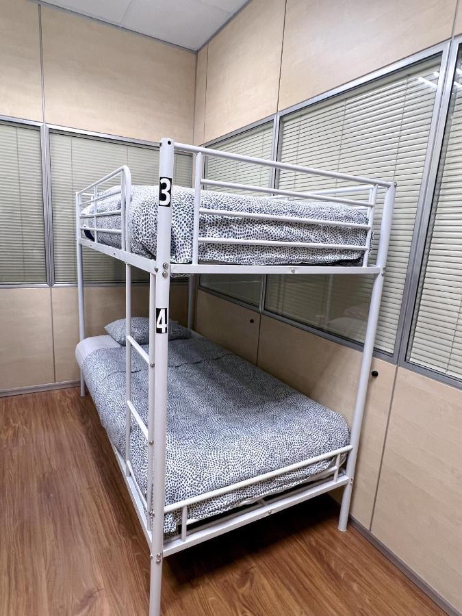 Hostel Acacias Μαδρίτη Εξωτερικό φωτογραφία